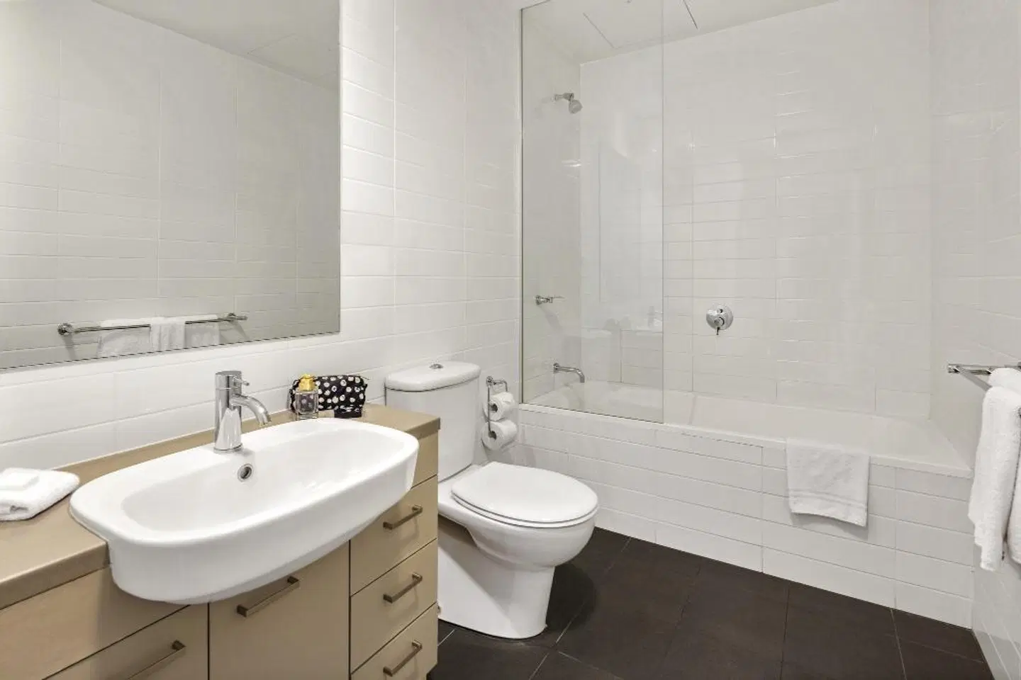 Quest Campbelltown Badezimmer