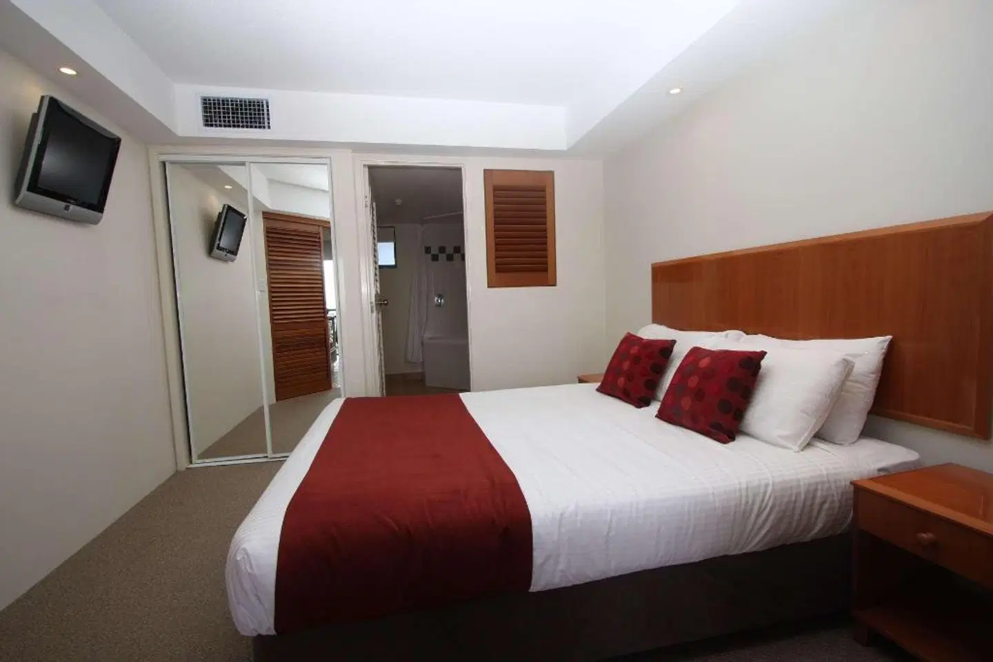 Ramada Resort by Wyndham Golden Beach ROOM_EXAMPLE