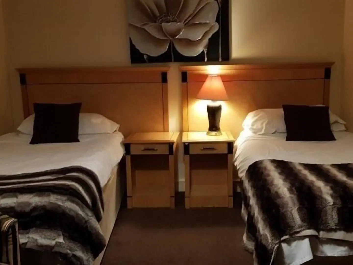The Bull Hotel ROOM_EXAMPLE