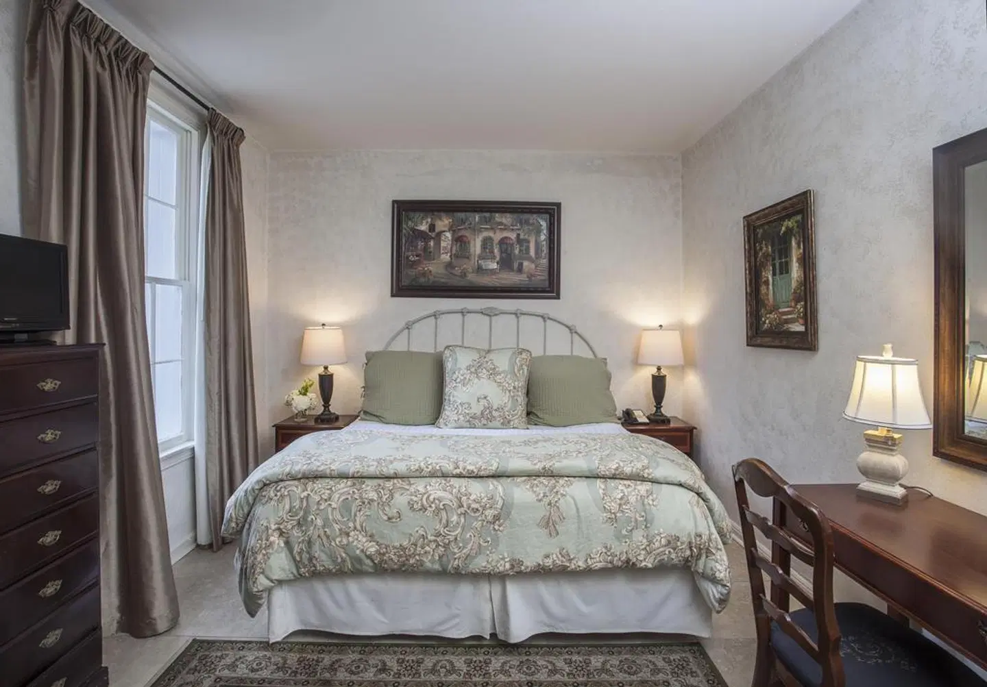 Chateau Hotel ROOM_EXAMPLE