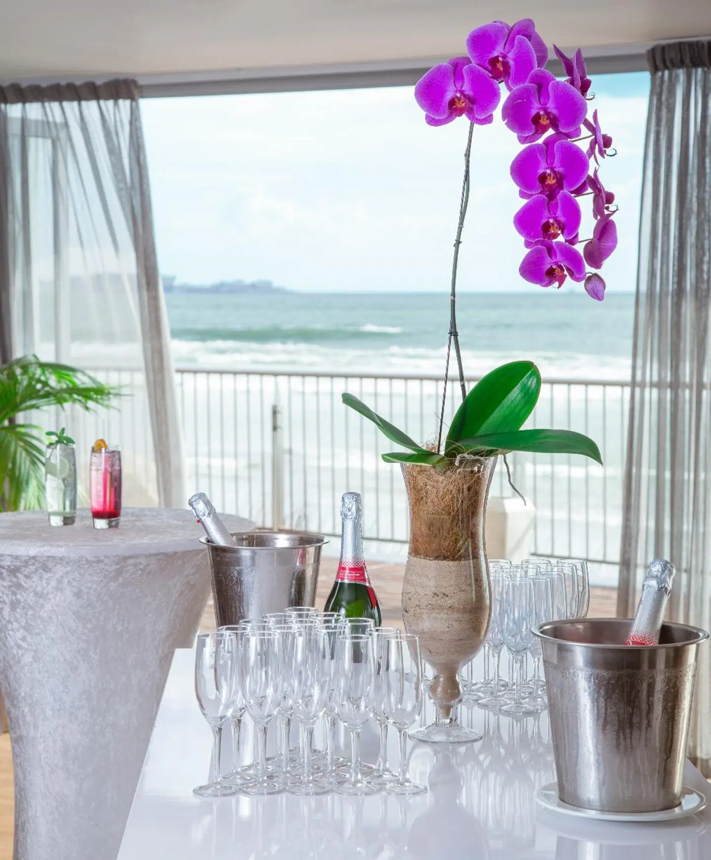 Lagoon Beach Hotel Apartments Restaurant