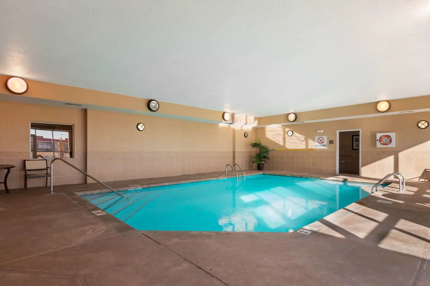 Best Western Plus Butterfield Inn Hallenbad