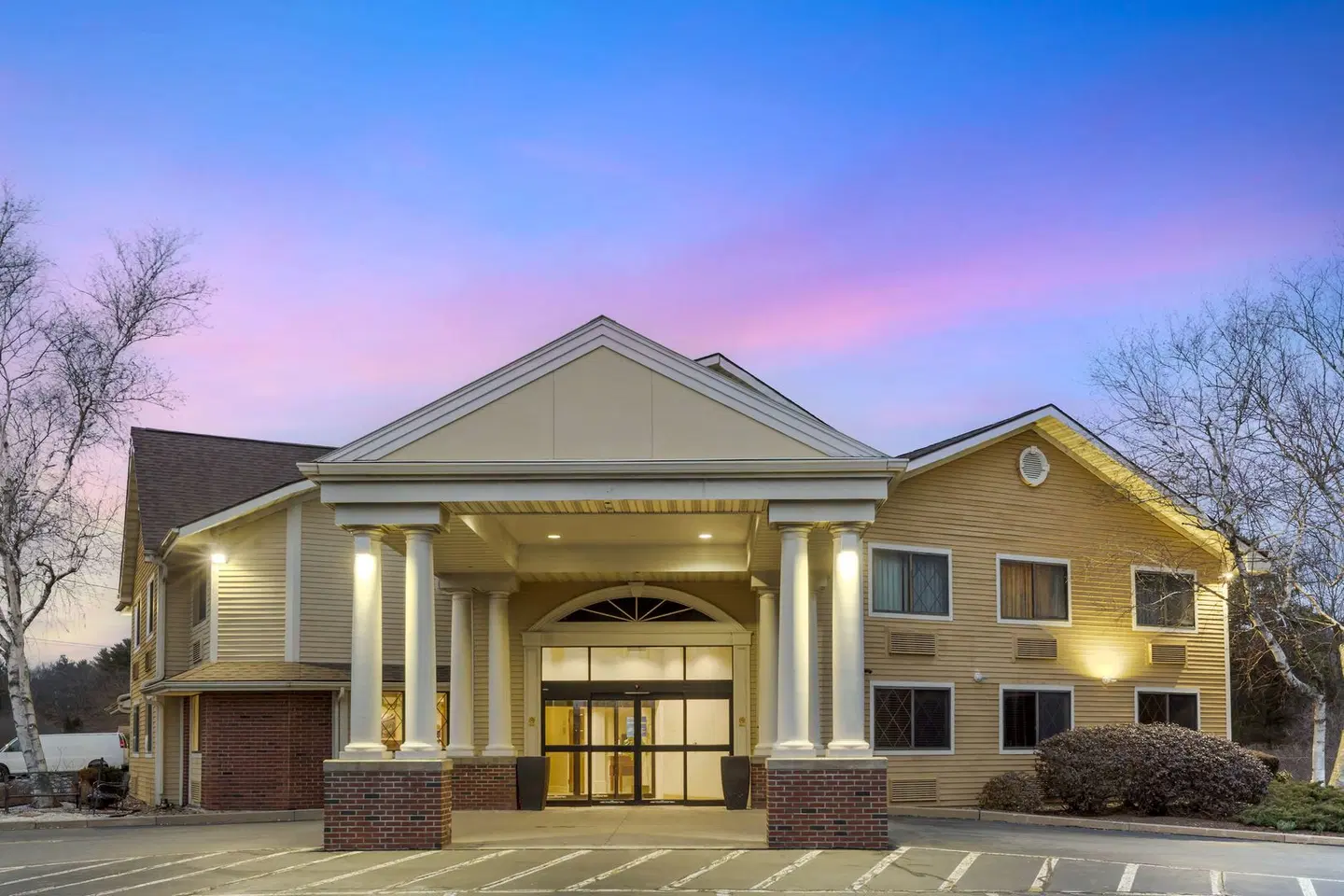 Best Western Plus The Inn at Sharon/Foxboro EXTERIOR