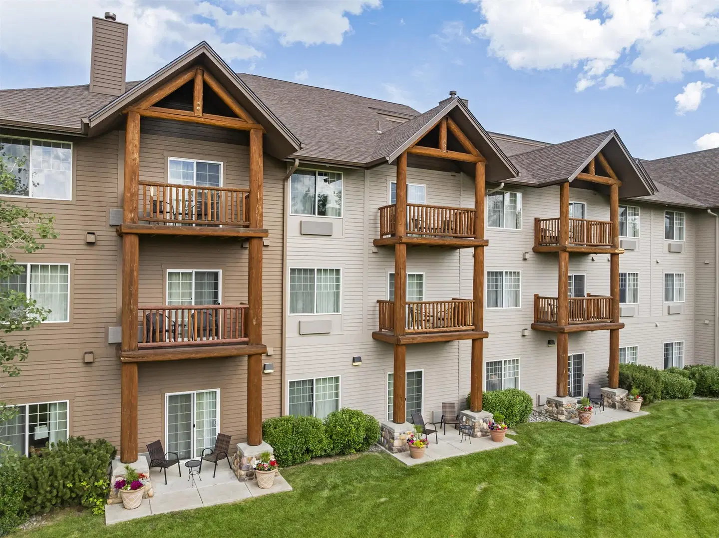 Best Western Plus Riverfront Hotel & Suites EXTERIOR