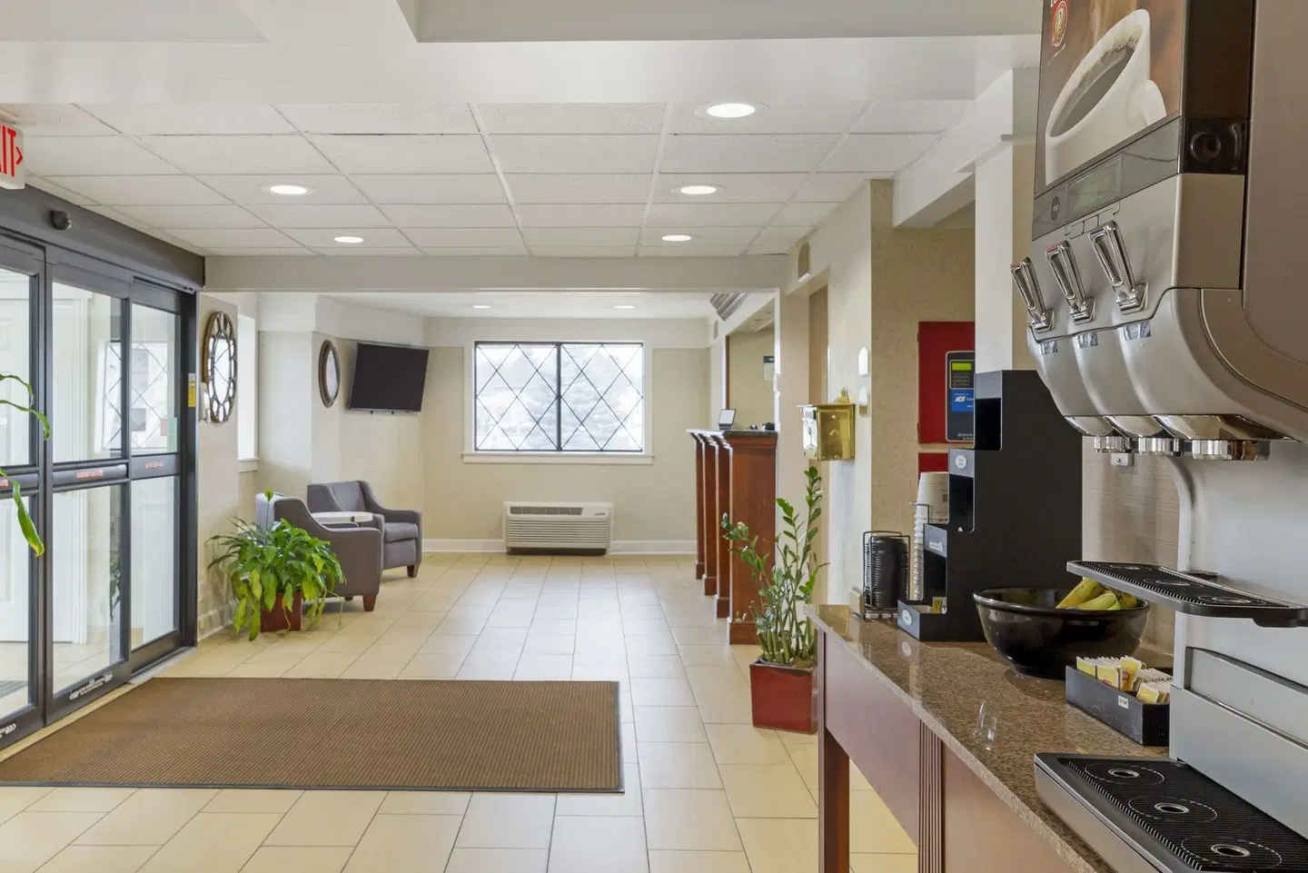 Best Western Plus The Inn at Sharon/Foxboro LOUNGE_LOBBY