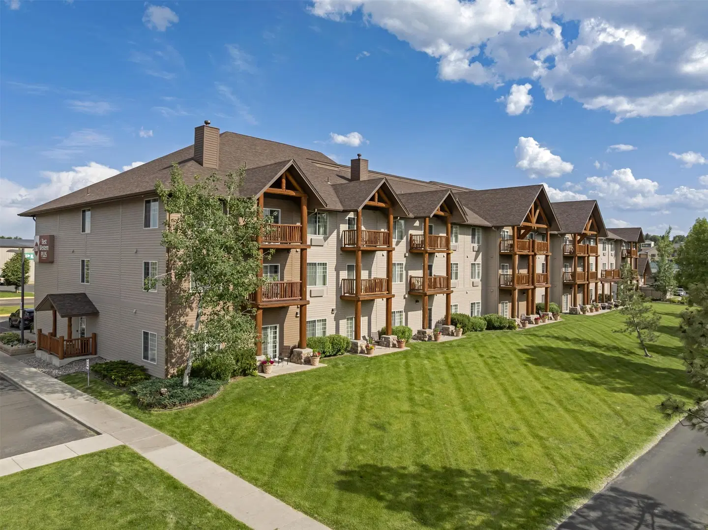 Best Western Plus Riverfront Hotel & Suites EXTERIOR
