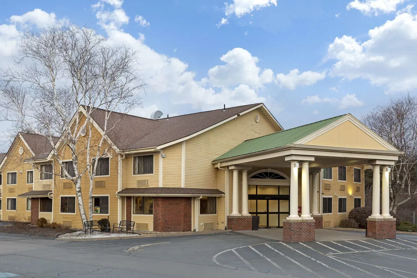 Best Western Plus The Inn at Sharon/Foxboro EXTERIOR