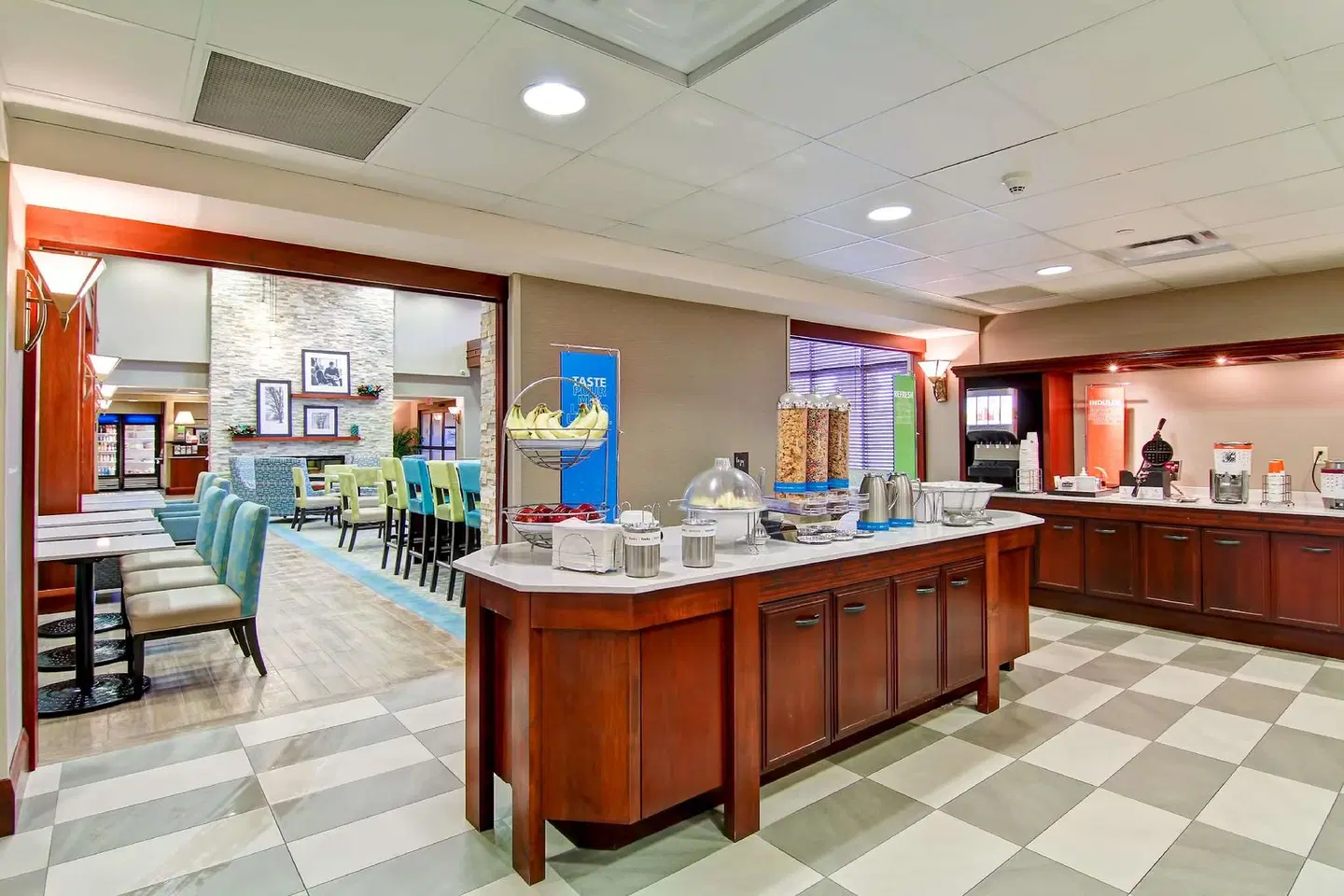Hampton Inn & Suites by Hilton Guelph LOUNGE_LOBBY
