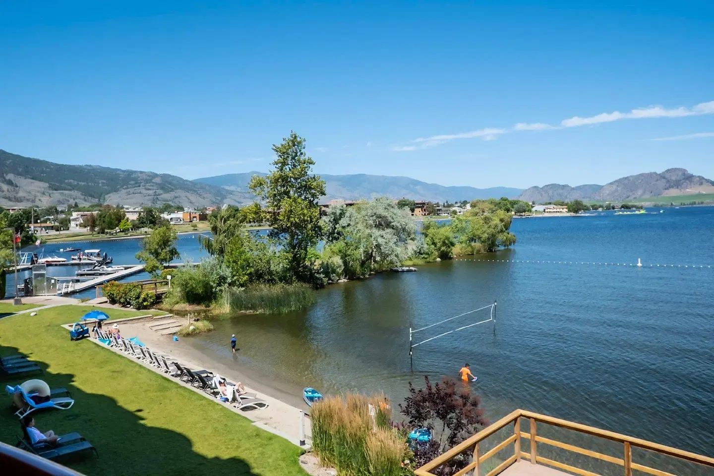 Holiday Inn & Suites Osoyoos by IHG LANDSCAPE