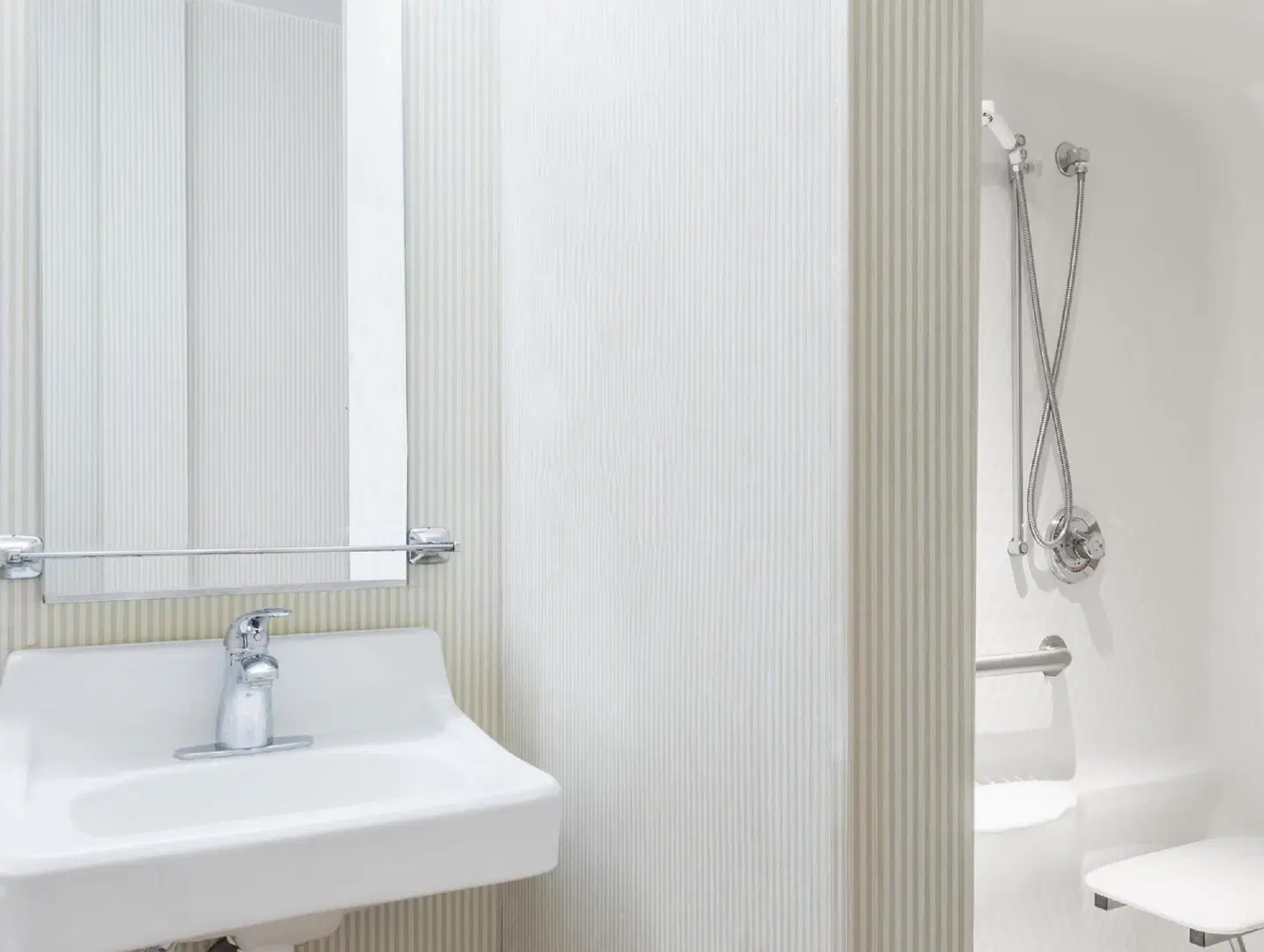 Microtel Inn & Suites by Wyndham Uncasville Badezimmer