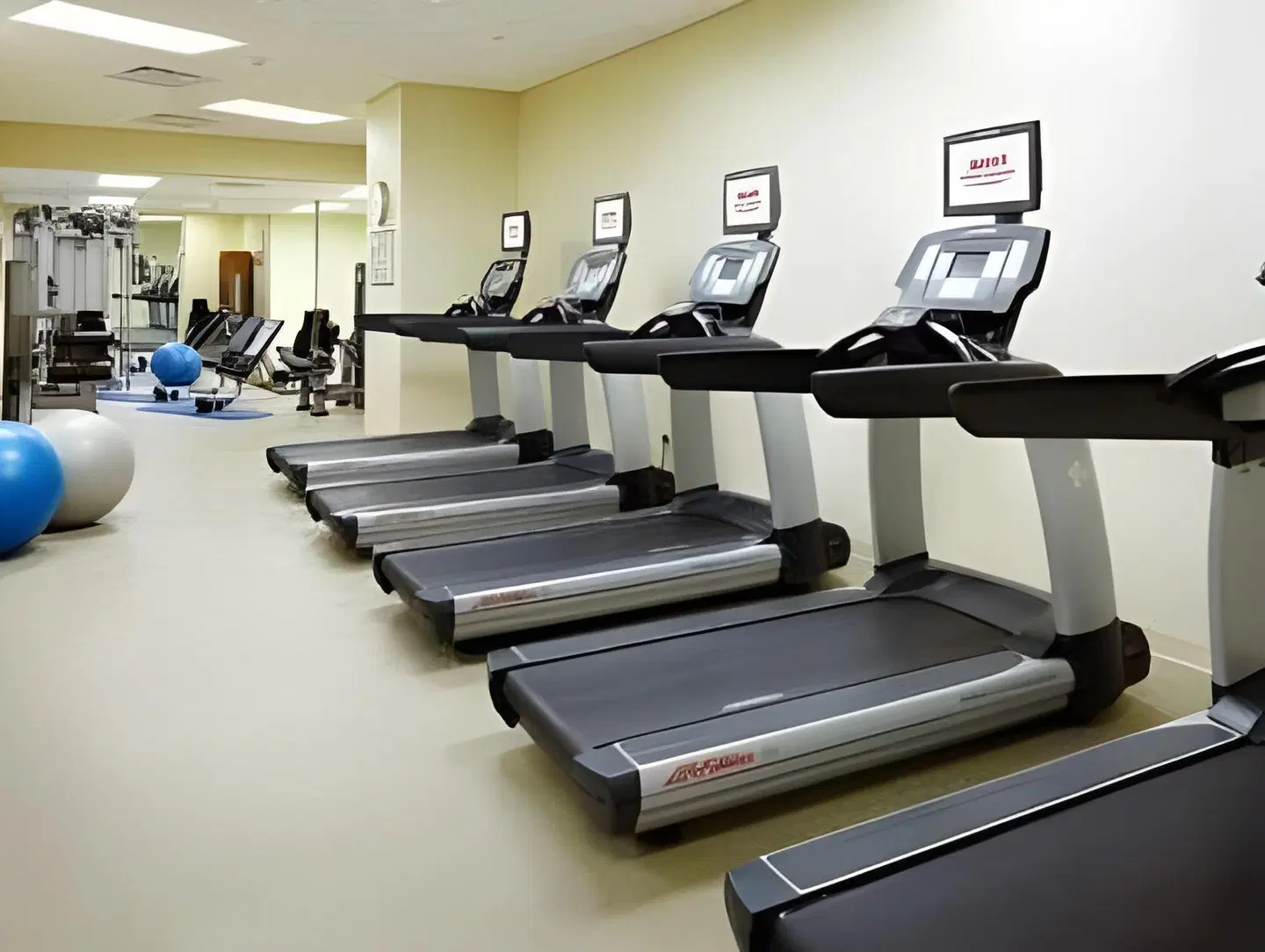 West Des Moines Marriott SPORTS_AND_LEISURE