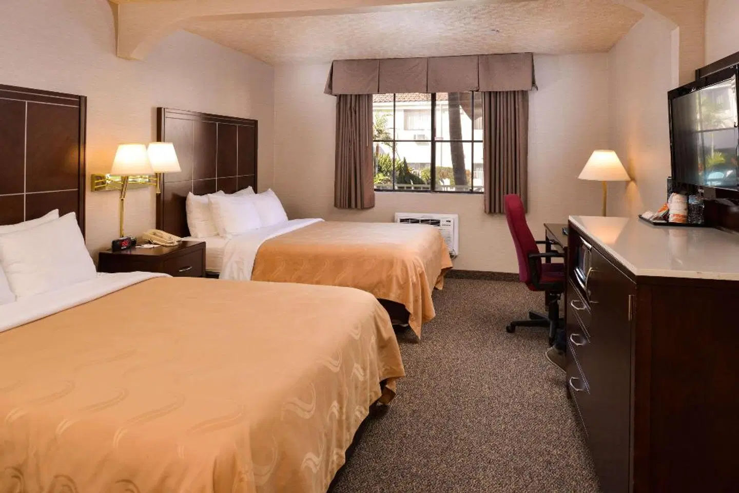 Quality Inn & Suites Walnut ROOM_EXAMPLE