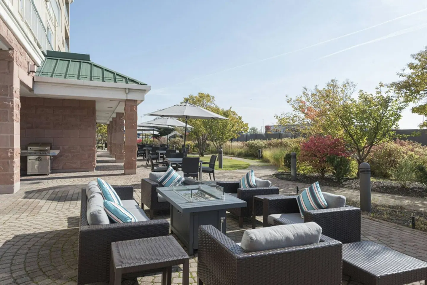 Courtyard by Marriott Toronto Vaughan Terrasse