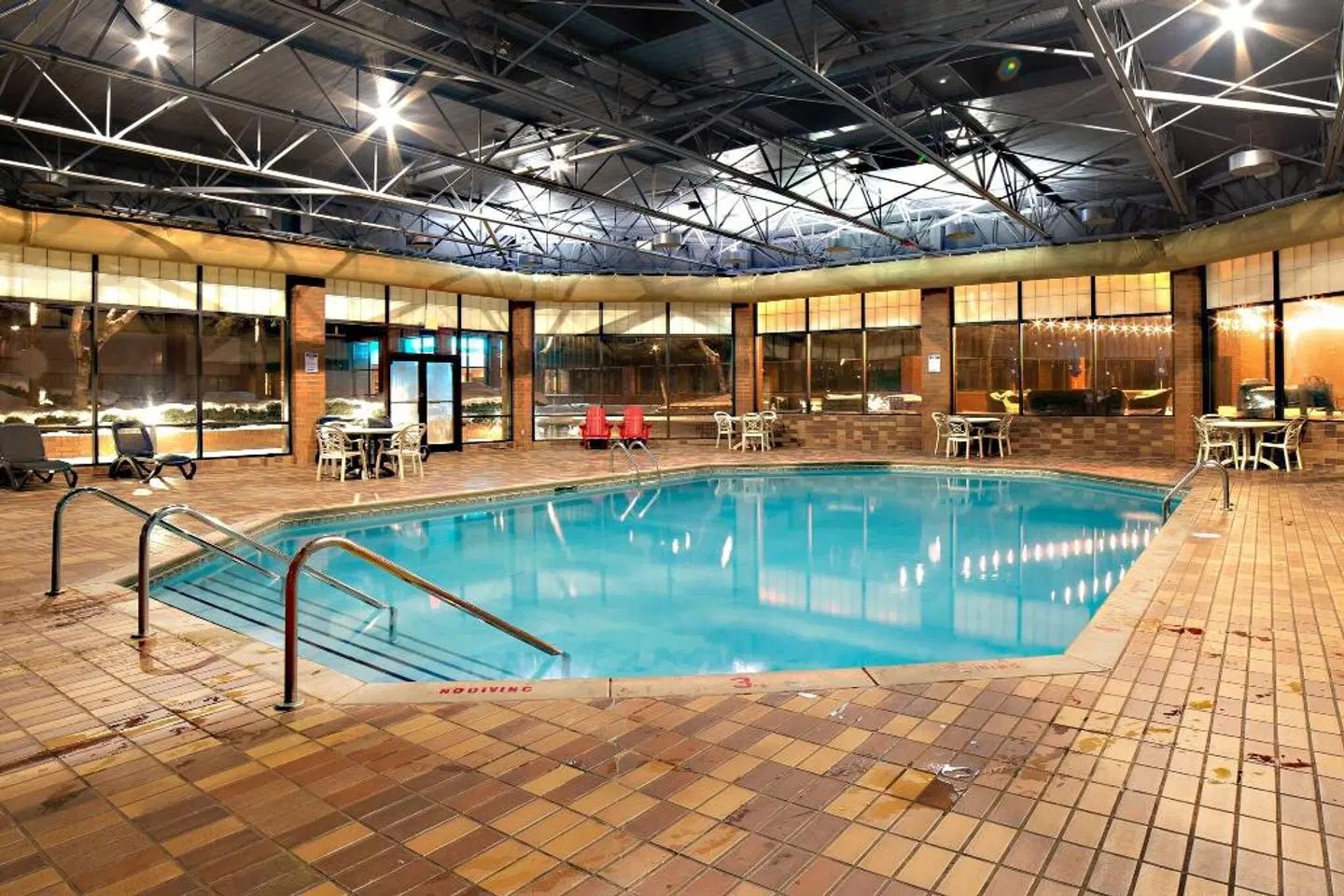 Delta Hotels by Marriott Racine Hallenbad