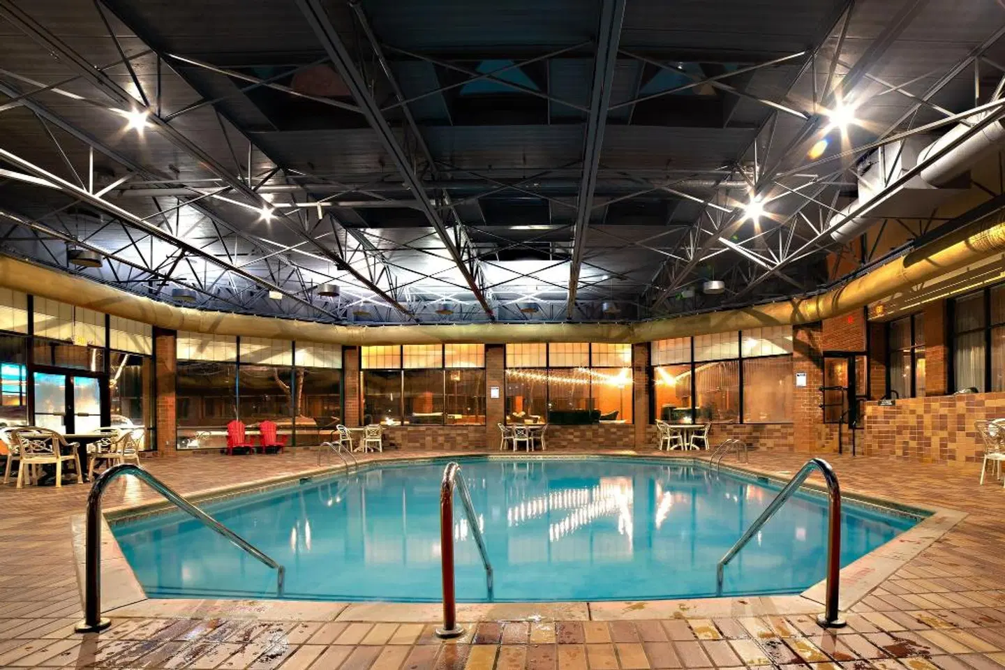 Delta Hotels by Marriott Racine Hallenbad