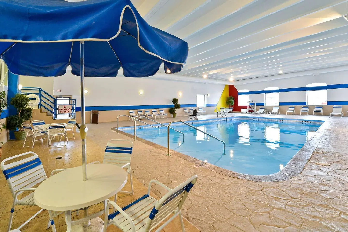 Comfort Inn & Suites Event Center Hallenbad