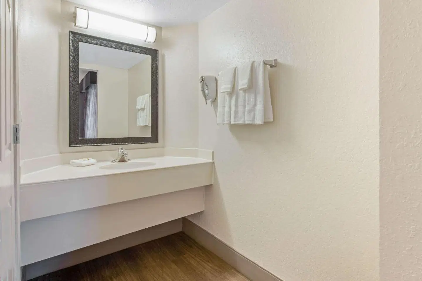 La Quinta Inn by Wyndham Miami Airport North Badezimmer