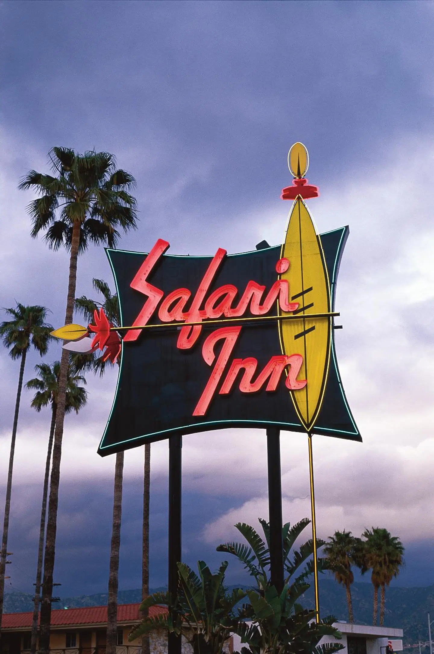 Coast Safari Inn EXTERIOR