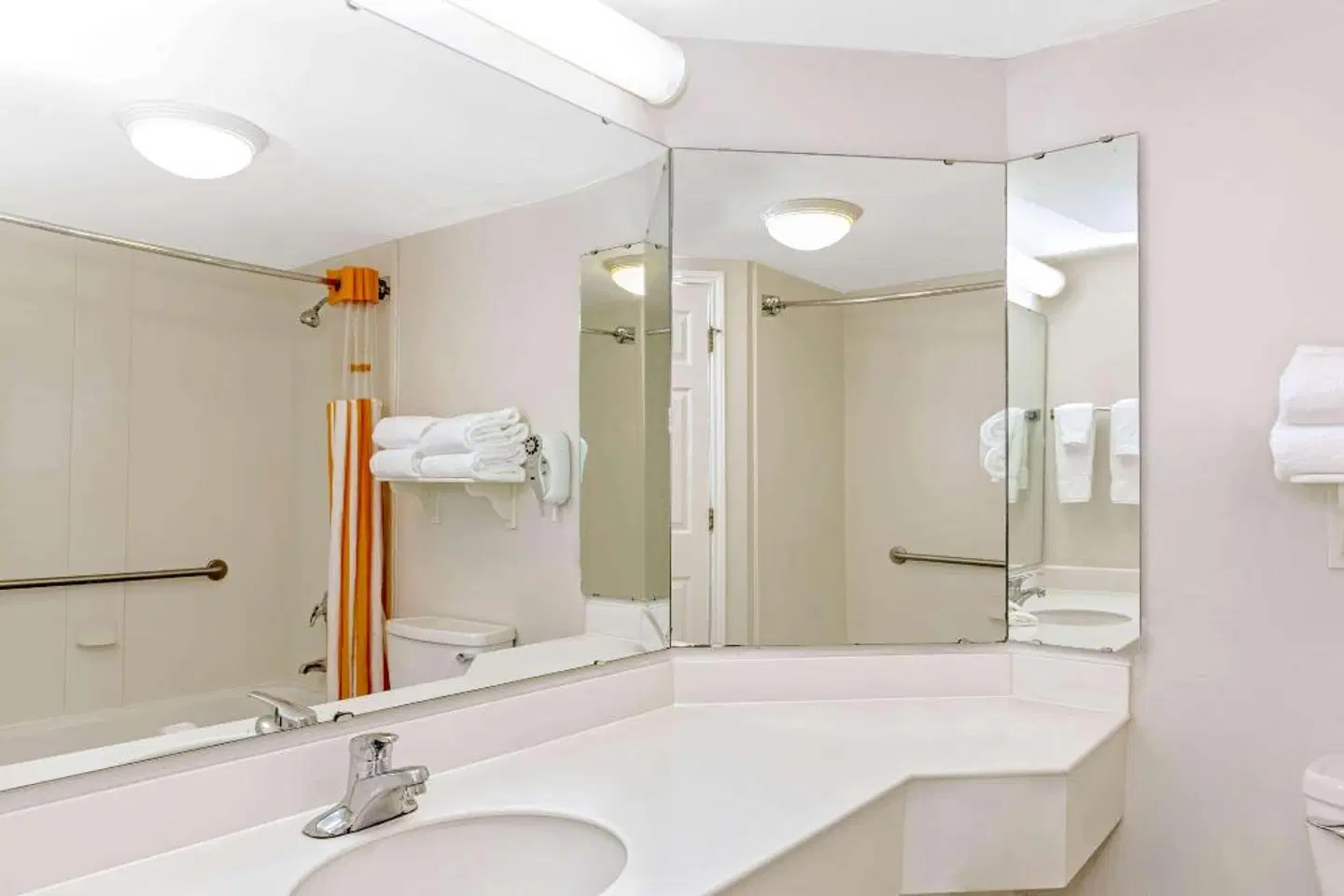 La Quinta Inn & Suites by Wyndham Orlando I Drive/Conv Ctr Badezimmer