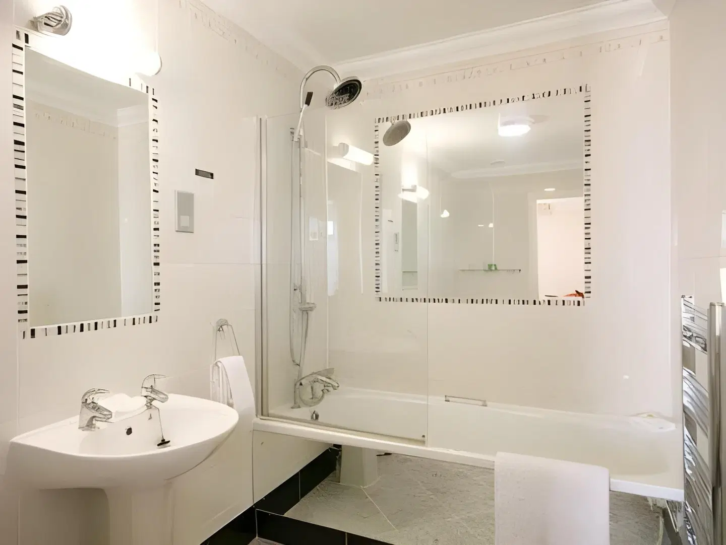 Imperial Hotel Badezimmer