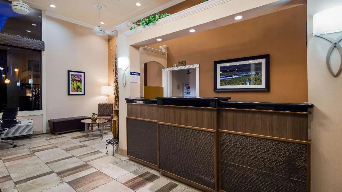 Best Western PLUS Inn of Hayward LOUNGE_LOBBY