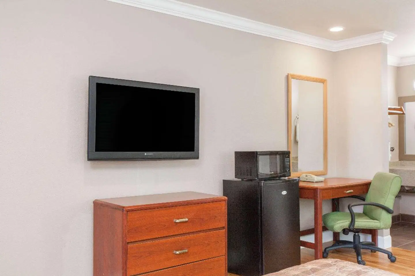 Days Inn by Wyndham San Francisco S/Oyster Point Airport ROOM_EXAMPLE