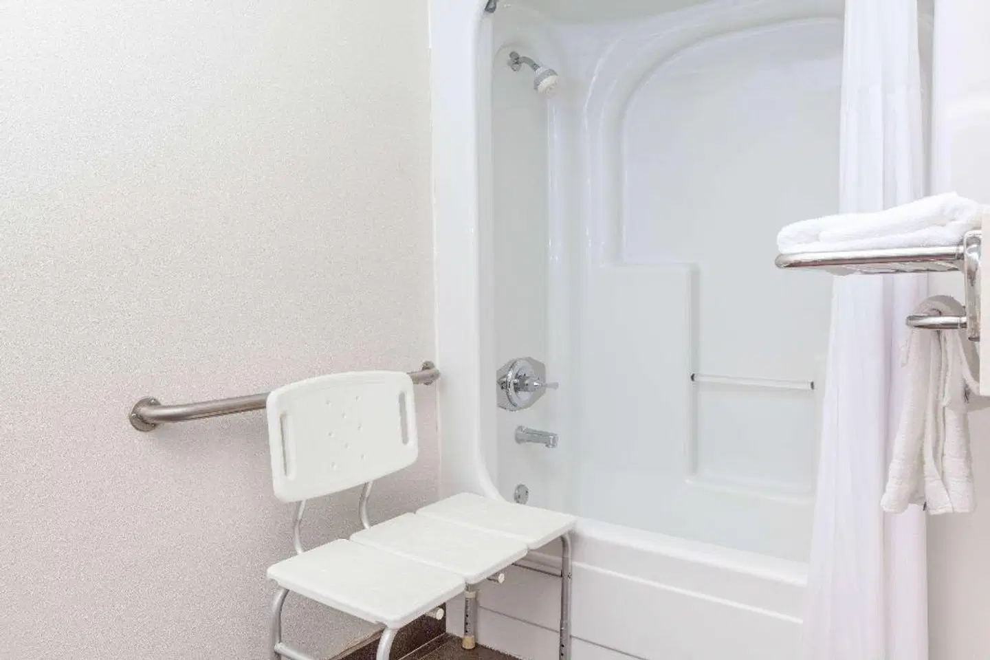 Days Inn by Wyndham San Francisco S/Oyster Point Airport Badezimmer