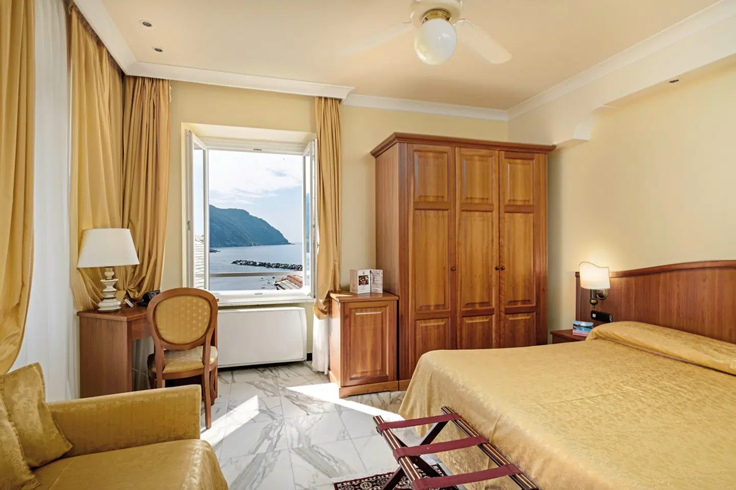 Due Mari ROOM_EXAMPLE