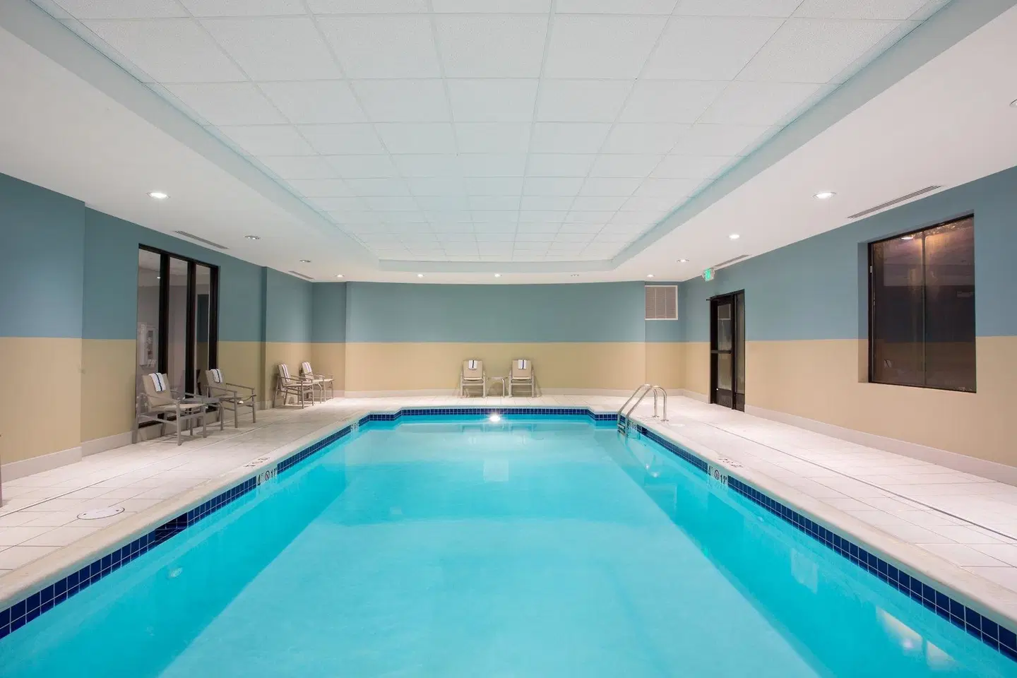 Holiday Inn Express & Suites Owings Mills-Baltimore Area by IHG Hallenbad