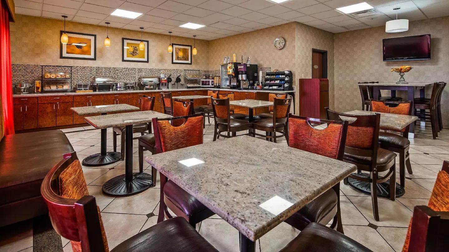 Best Western Memorial Inn Bar