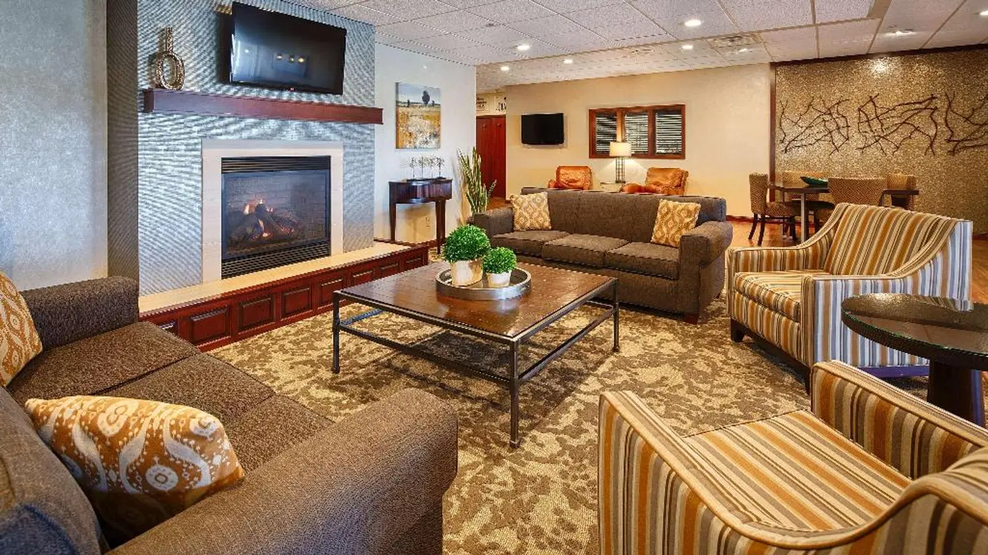 Best Western Plus Dubuque Hotel and Conference Center LOUNGE_LOBBY
