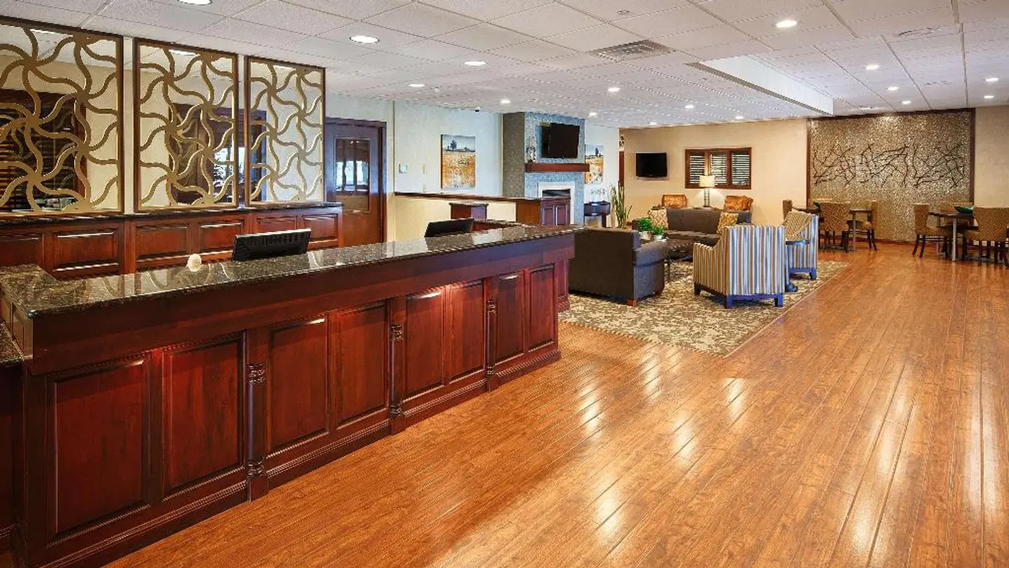 Best Western Plus Dubuque Hotel and Conference Center LOUNGE_LOBBY