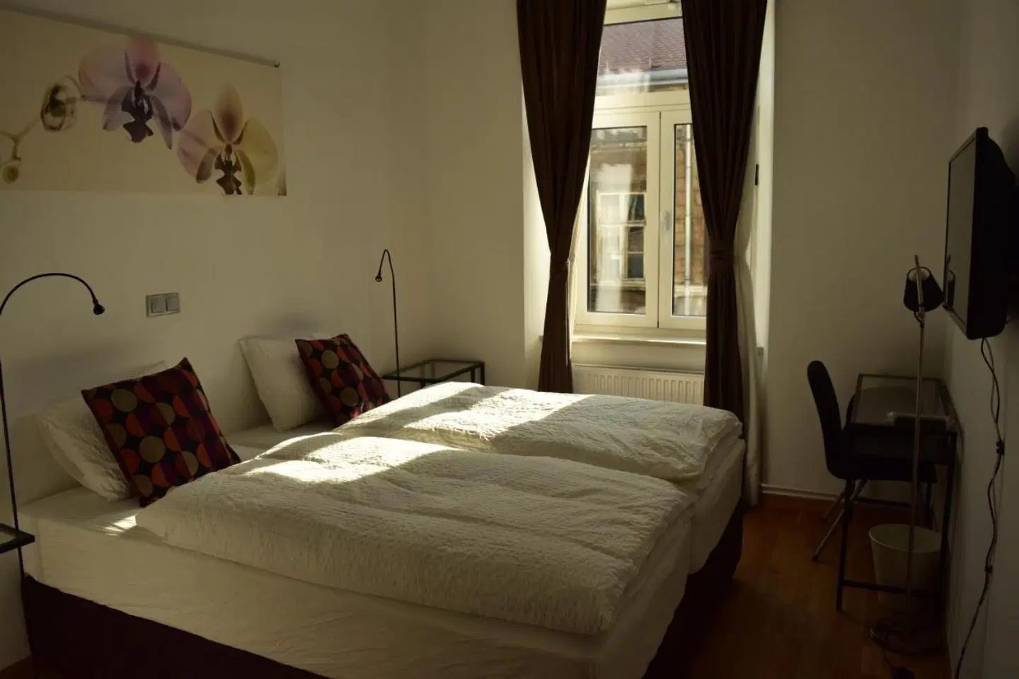 B&B Cool Centre Zagreb ROOM_EXAMPLE