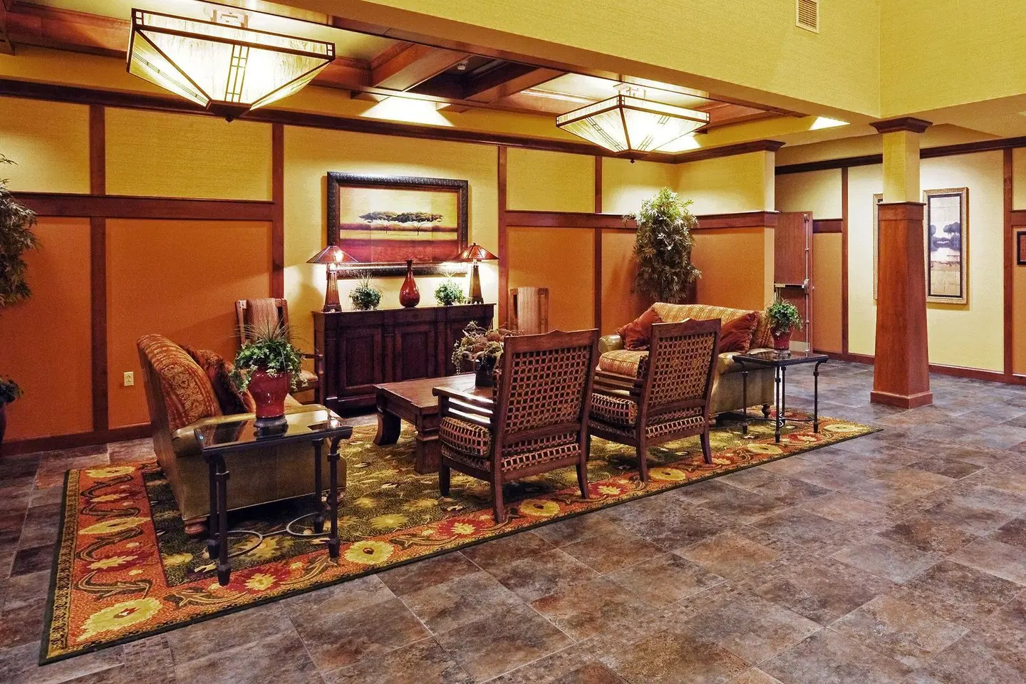 The Q Hotel & Suites LOUNGE_LOBBY