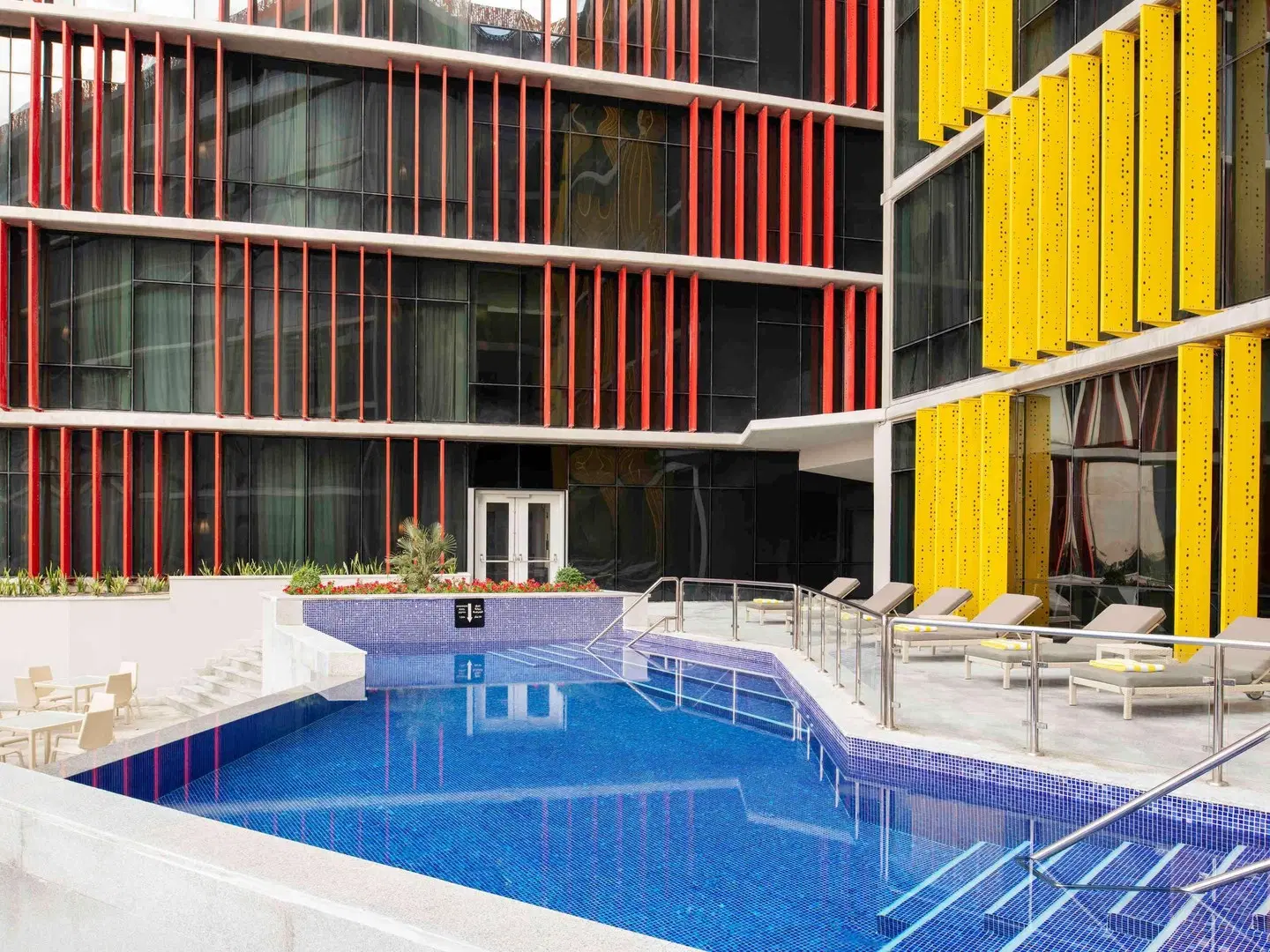 Adagio Doha OUTDOOR_POOL