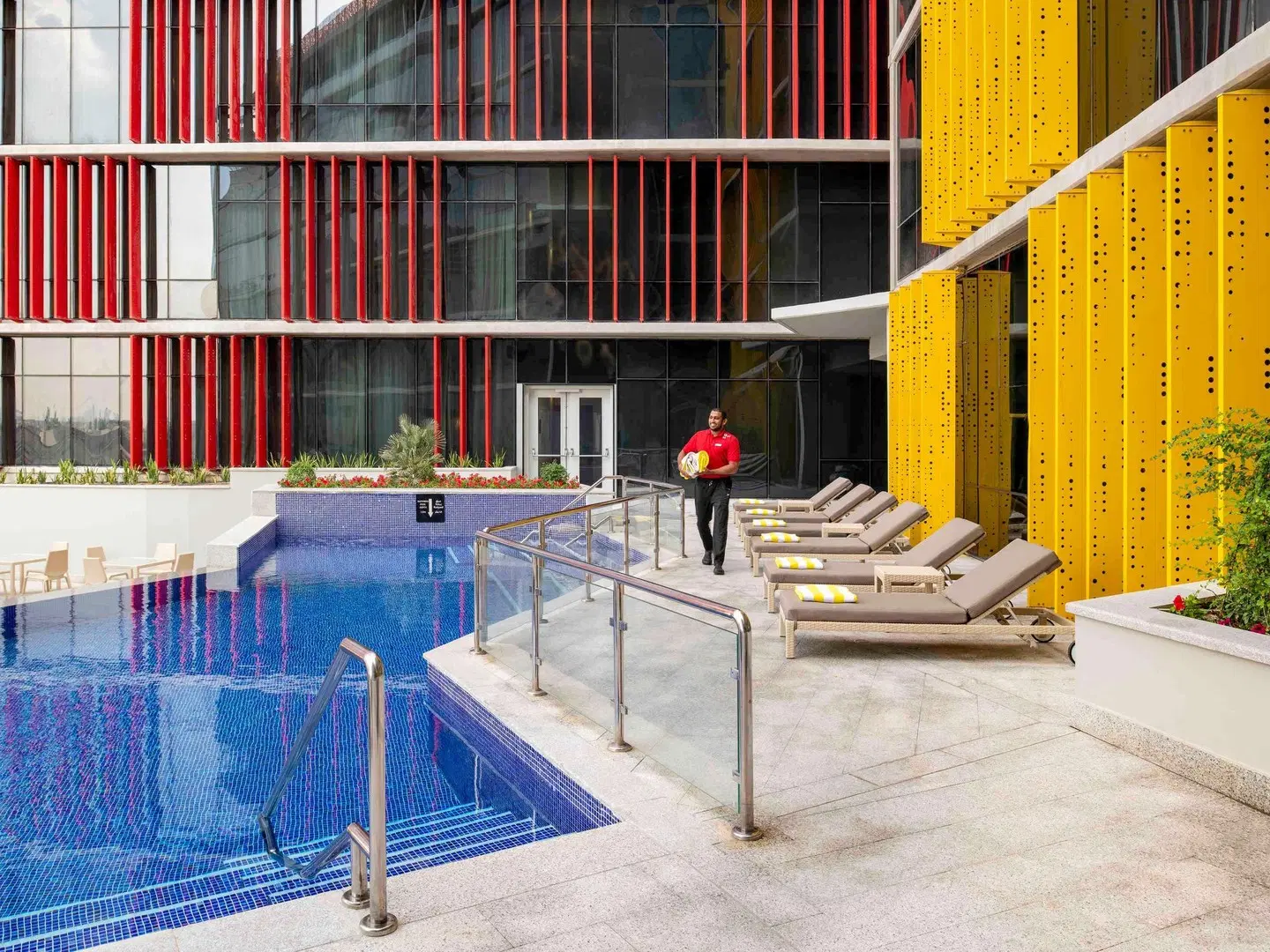 Adagio Doha Hallenbad