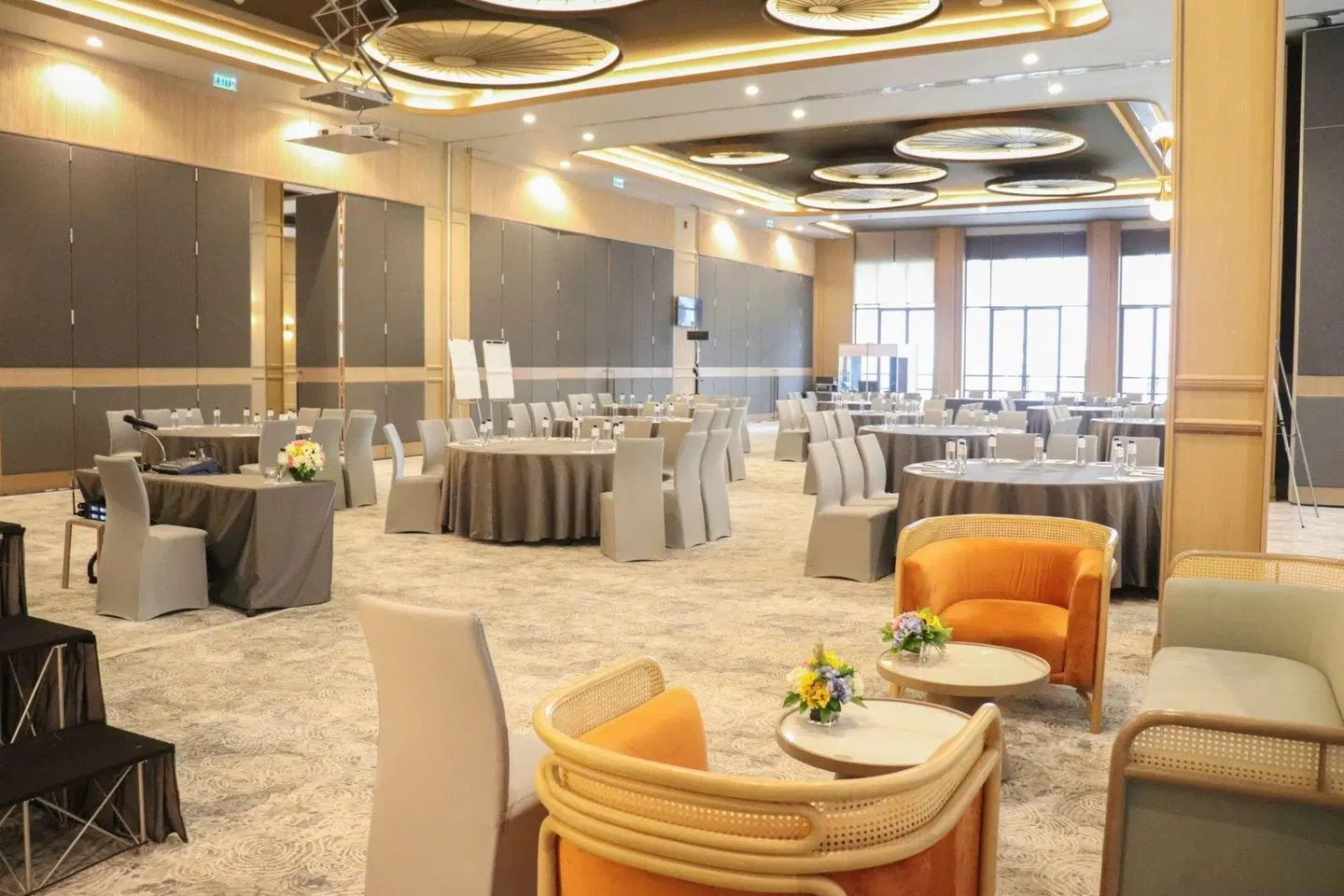 The Quarter Chaophraya by UHG Restaurant