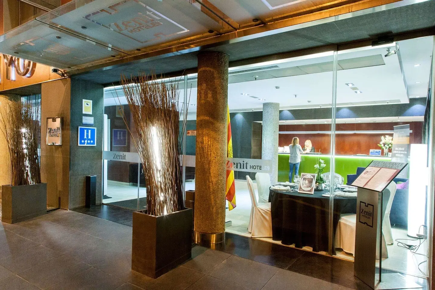 Zenit Don Yo LOUNGE_LOBBY