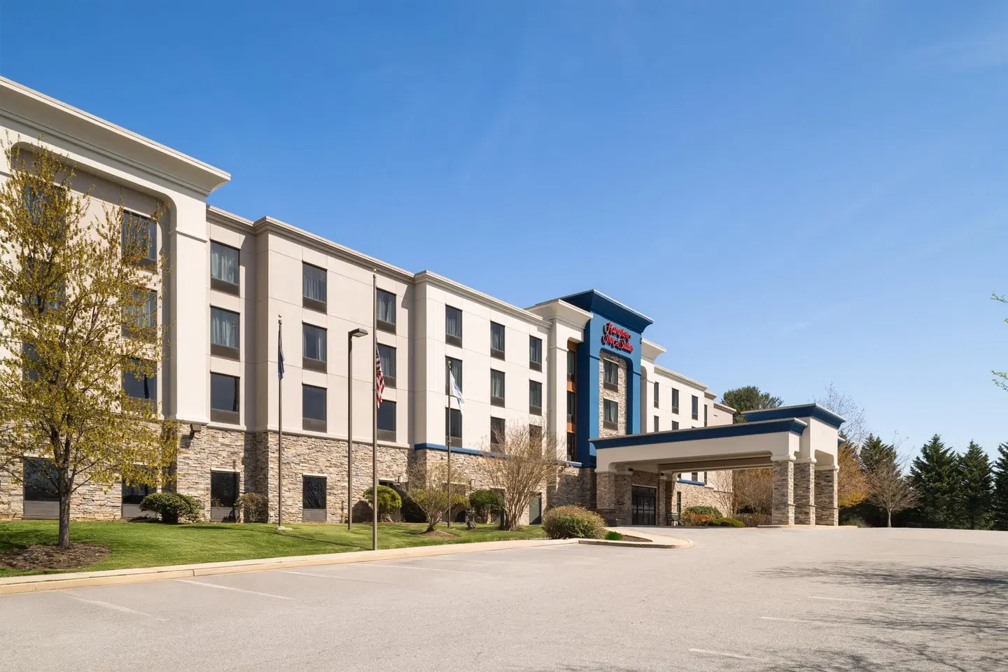Hampton Inn & Suites Chadds Ford EXTERIOR