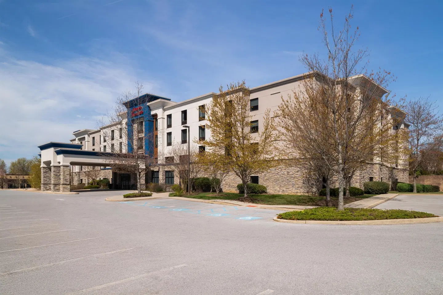 Hampton Inn & Suites Chadds Ford EXTERIOR