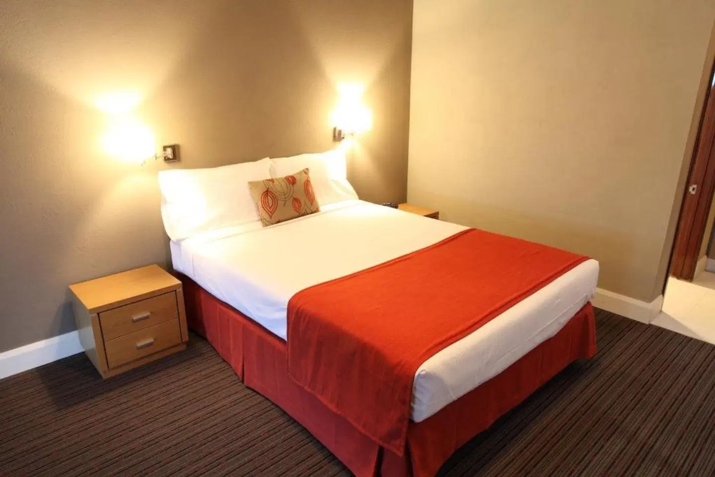 Rose & Crown Hotel ROOM_EXAMPLE