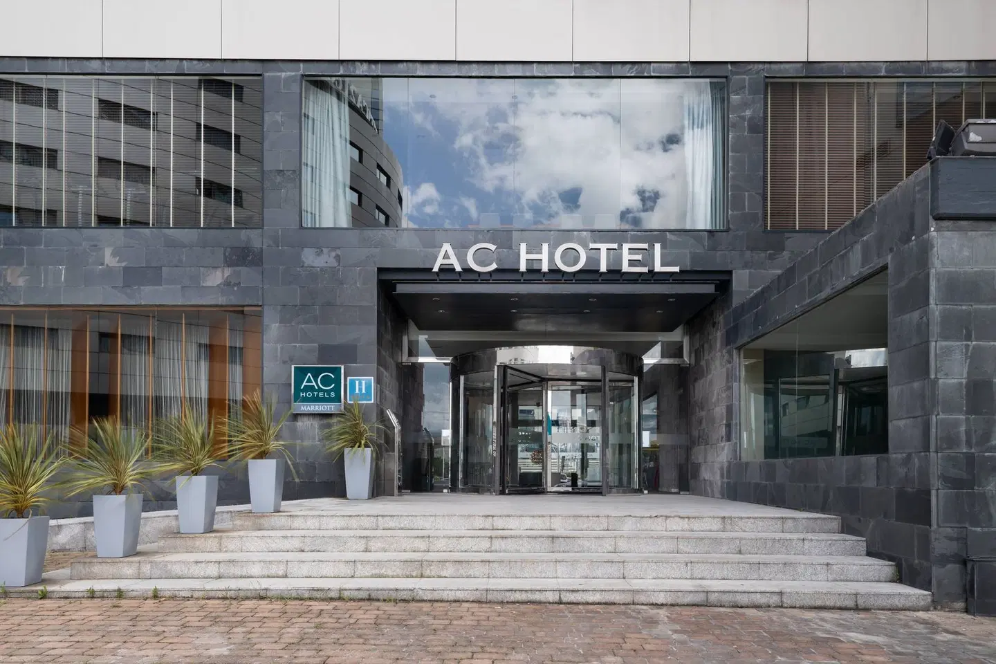AC Hotel by Marriott A Coruna EXTERIOR