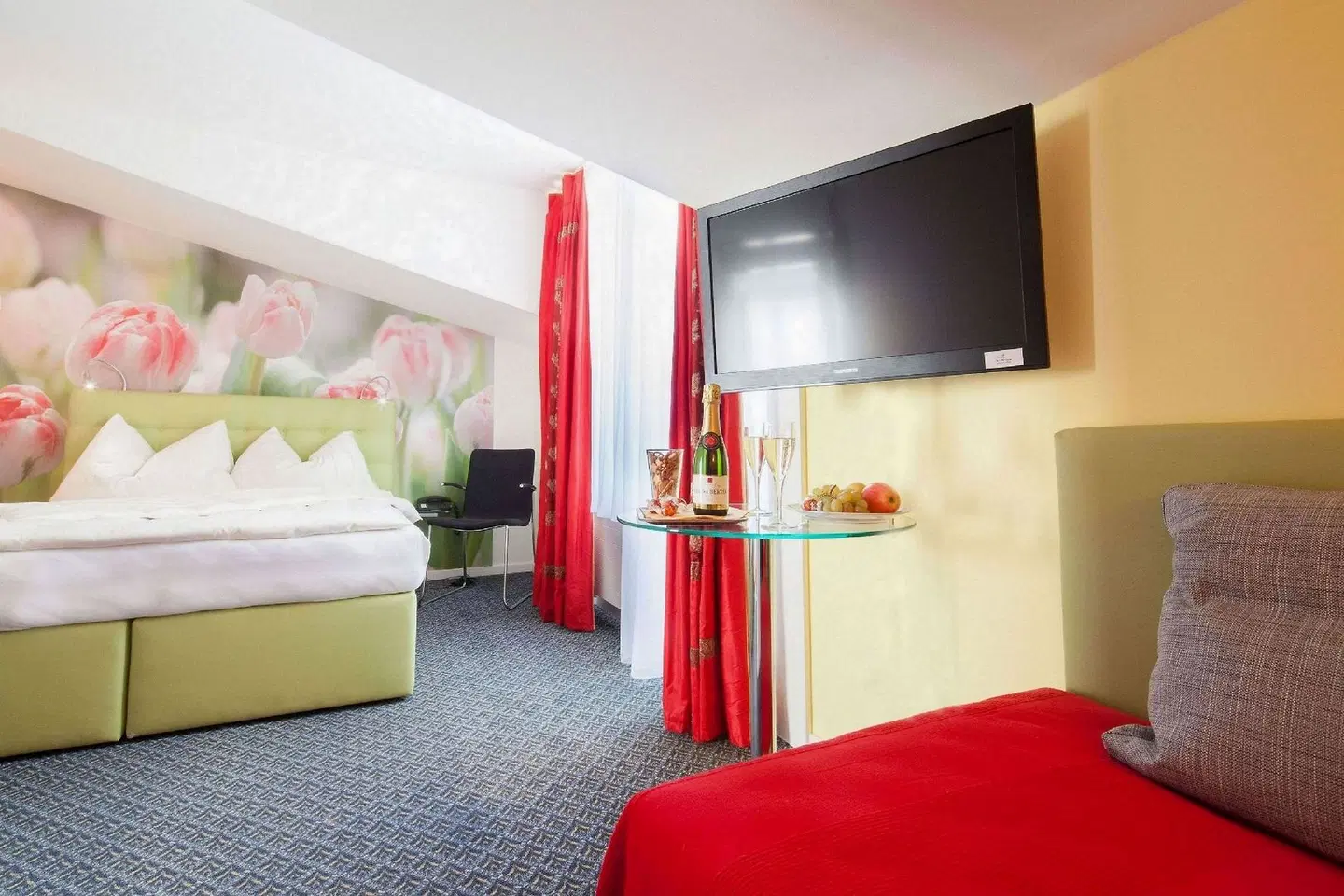 Ambassador ROOM_EXAMPLE