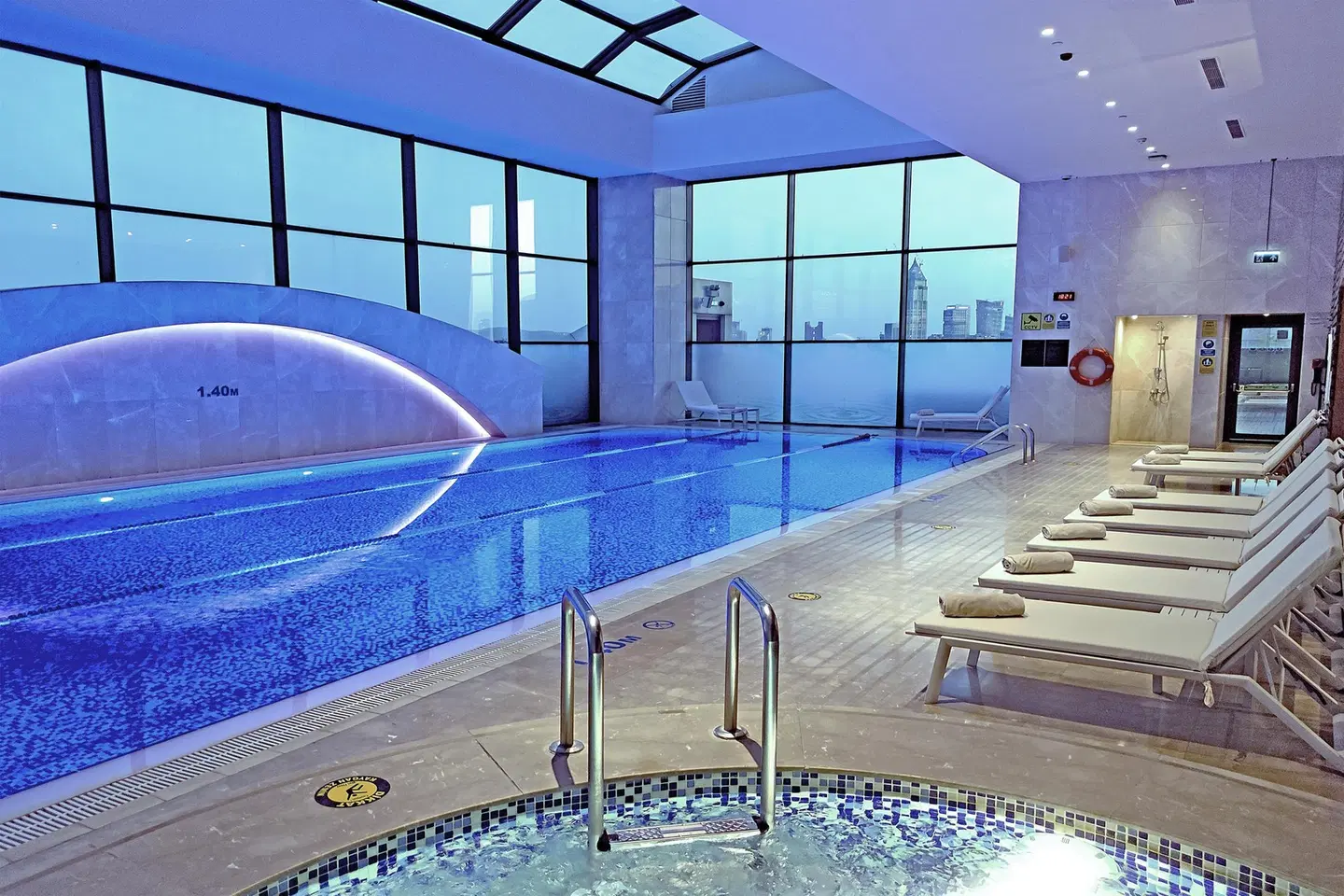 DoubleTree by Hilton Istanbul Umraniye Hallenbad