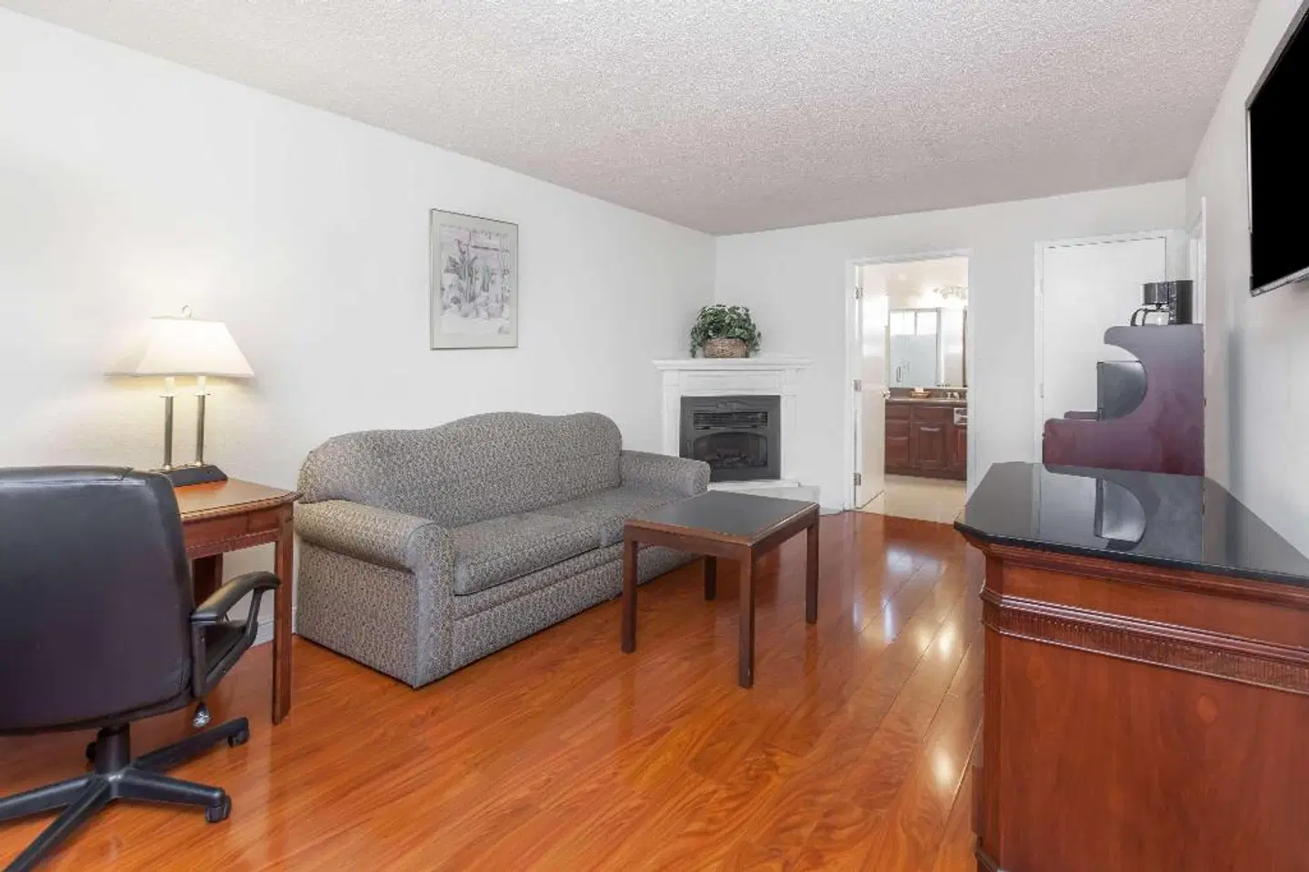 Days Inn & Suites by Wyndham Sunnyvale ROOM_EXAMPLE