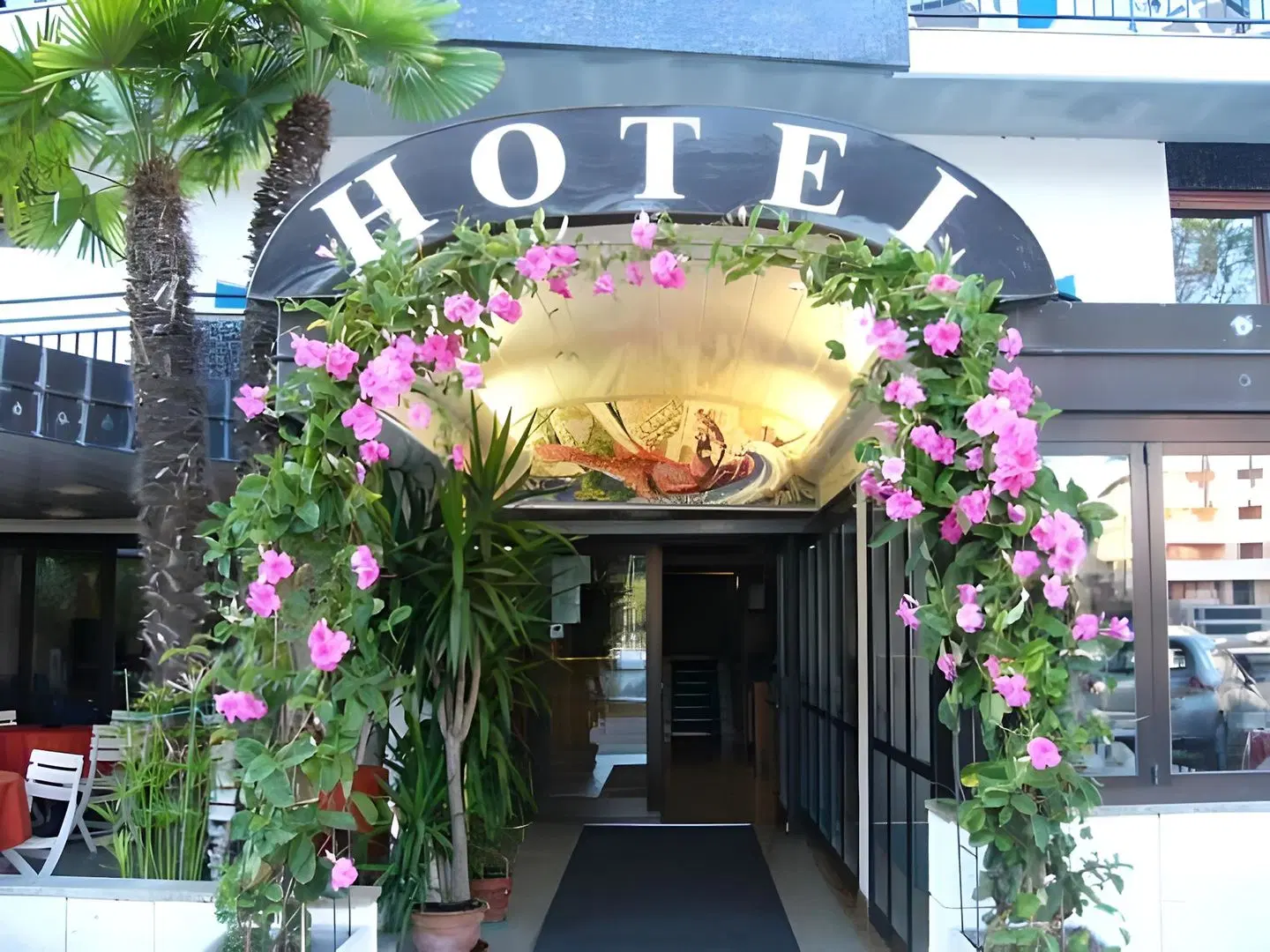 Serena EXTERIOR