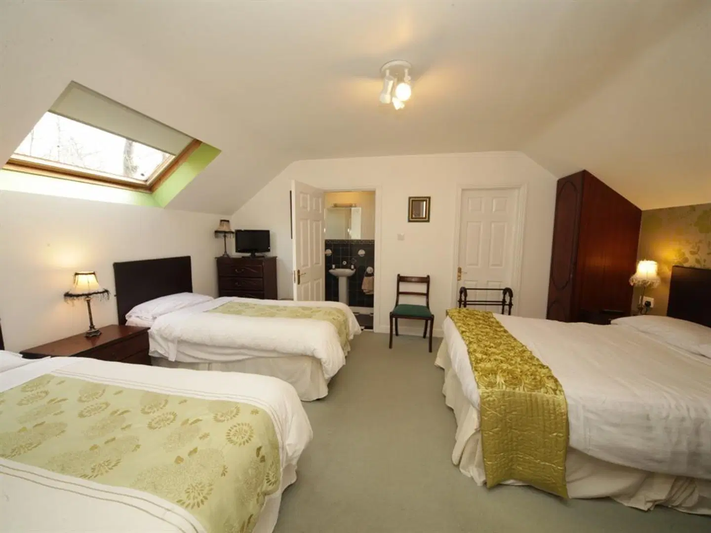 Launard House ROOM_EXAMPLE