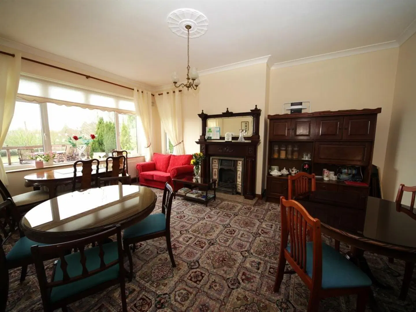 Launard House ROOM_EXAMPLE
