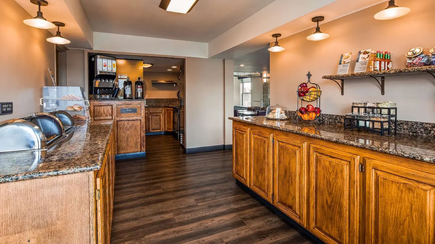 Best Western El Reno Bar
