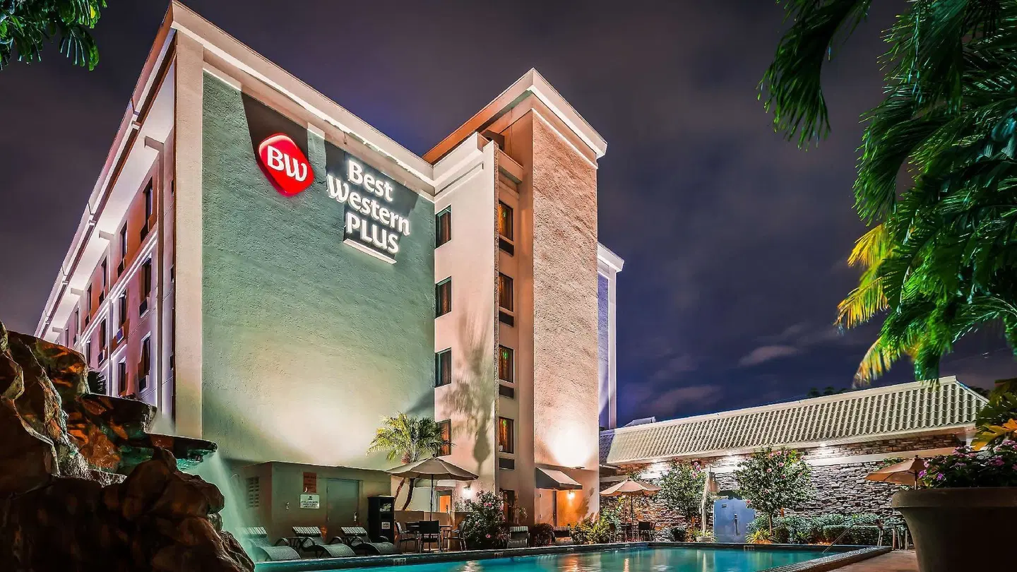 Best Western Plus Hollywood/Aventura EXTERIOR